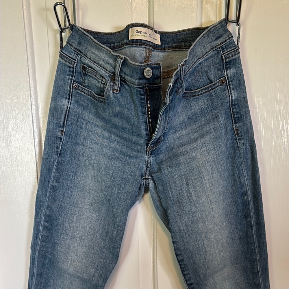 GAP Blue Skinny Jeans with Classic Medium Wash